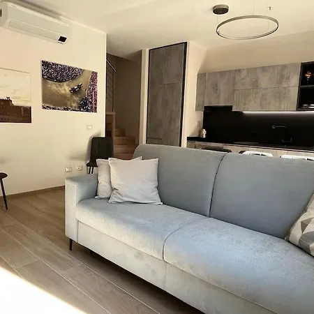 Sotto Le Mura, Tufo Apartment *